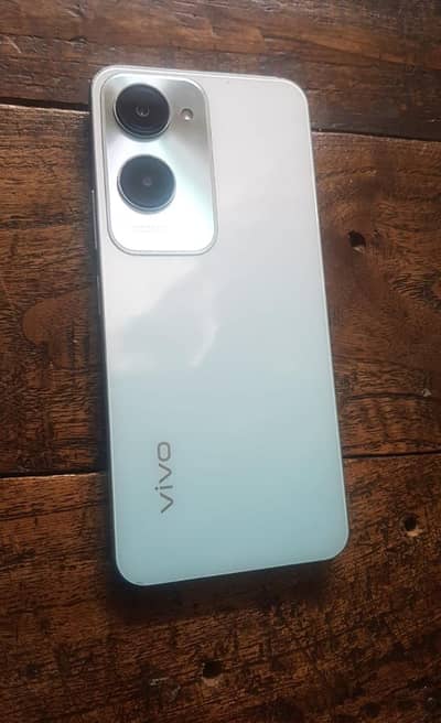 y18 vivo for sell 6+6 128 JB aggr ksi ko chiea ho rabta kr lyn