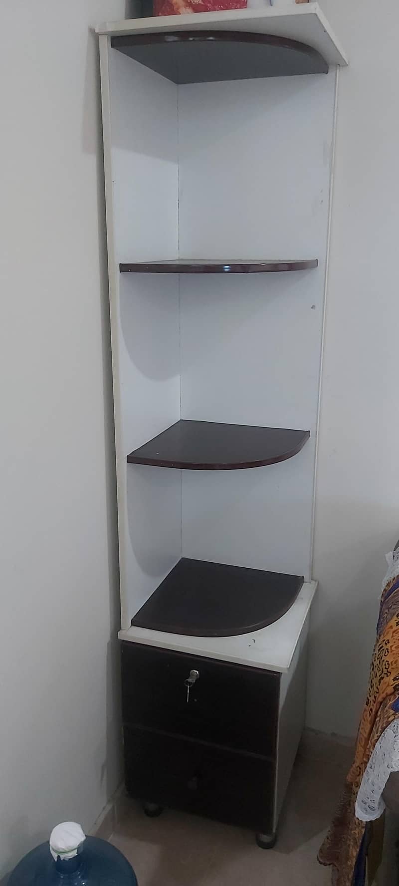 Corner table 1