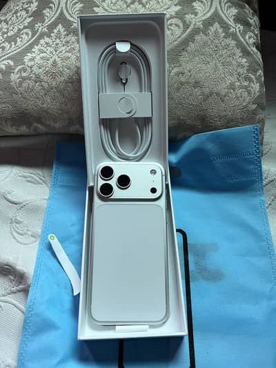 iPhone 17 pro Max G next 2 years warranty