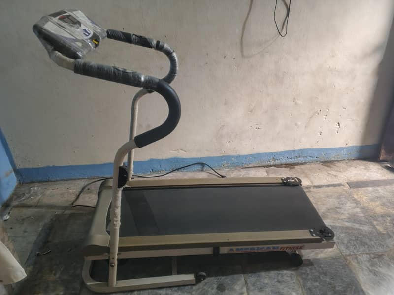 Automatic Electric Treadmill – Excellent Condition 1