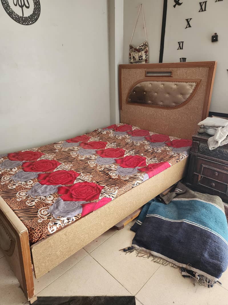 Single bed full size 1