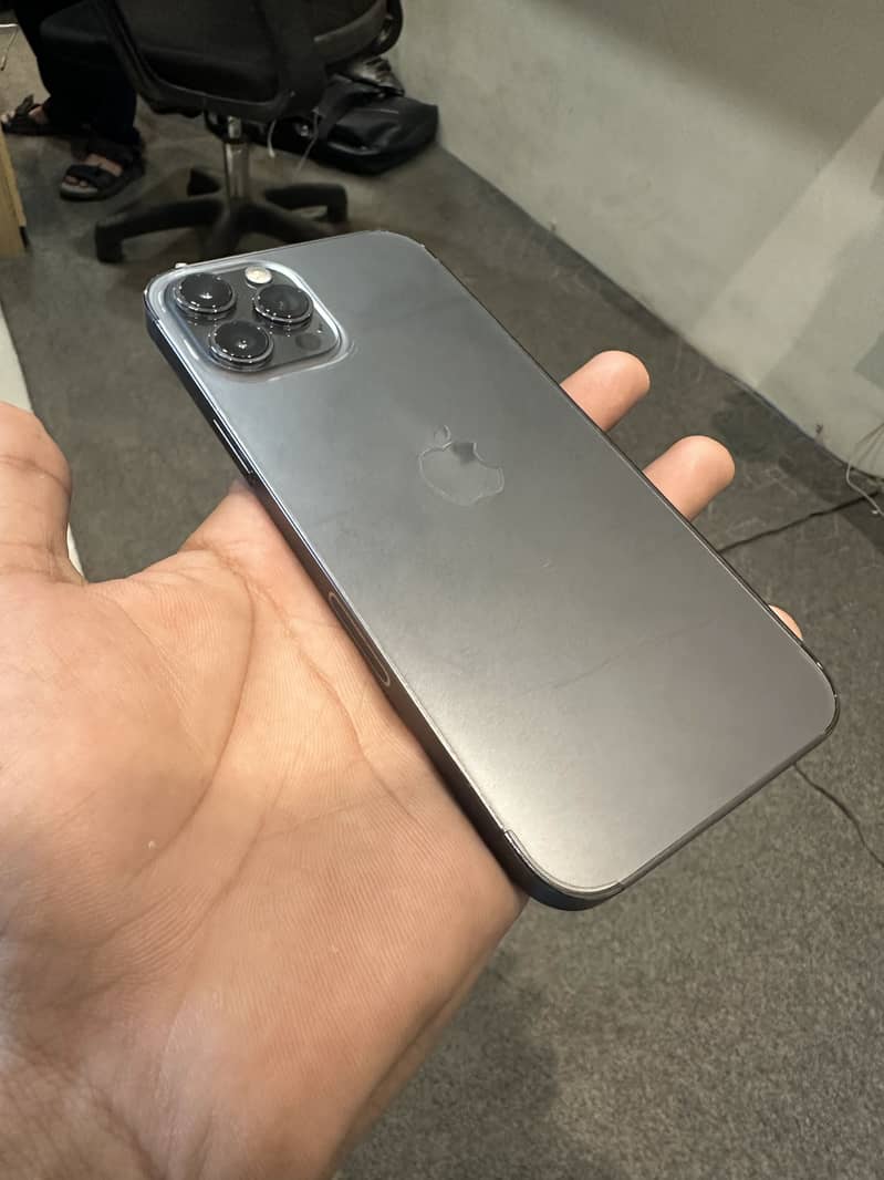 Iphone 12 pro max 3