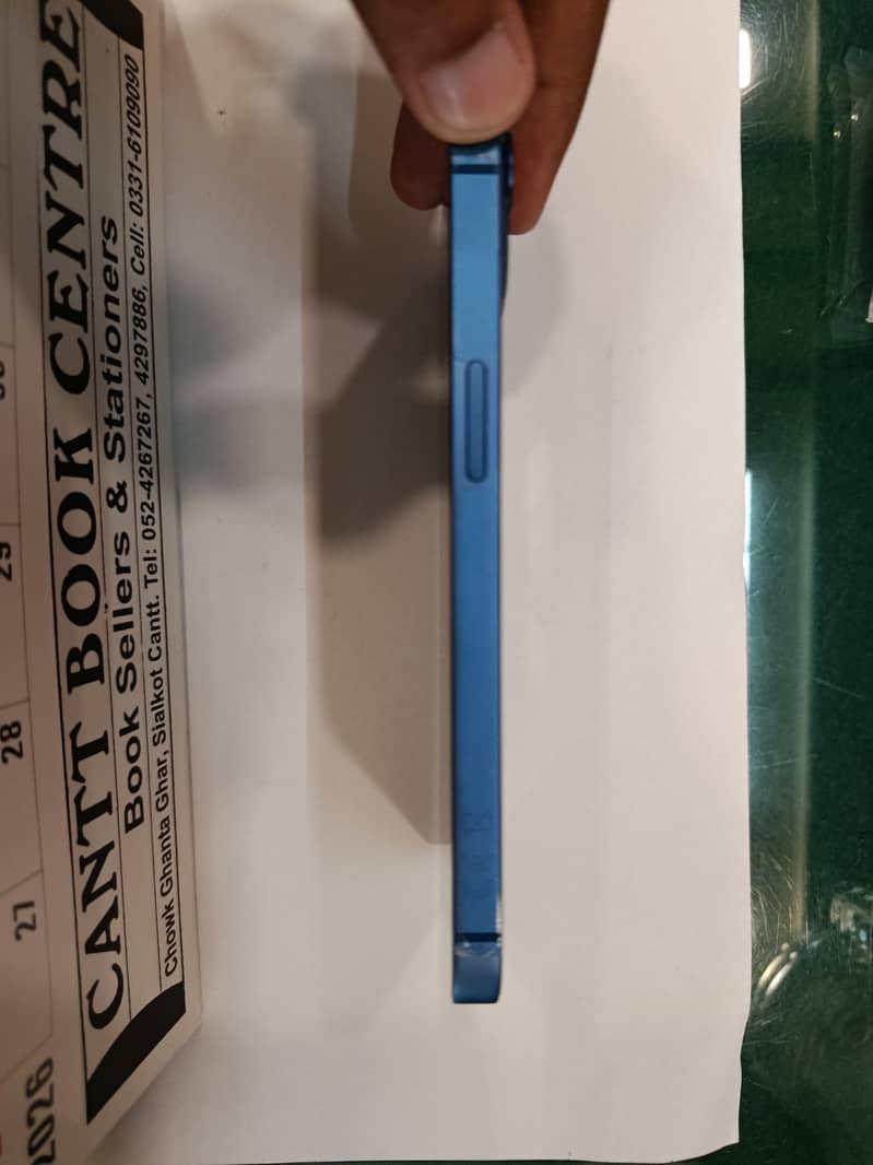 Apple iPhone 13 2