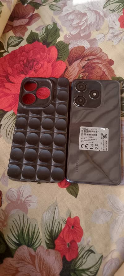 Techno spark 10c 10/9 condition 4/128 5000 MH bettery  box and charge