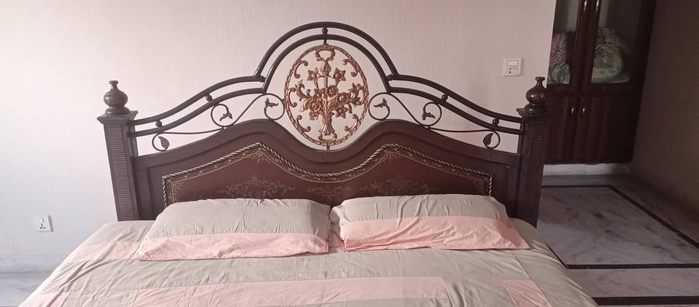 iron bed 1