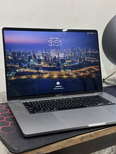 Apple MacBook Pro 16-inch, Core i9, 32gb Ram, 512gb SSd