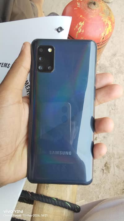 Samsung a31 storage 4+128