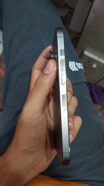 Iphone 13 pro 128 gb 78% battery heatlh 10/9 condition