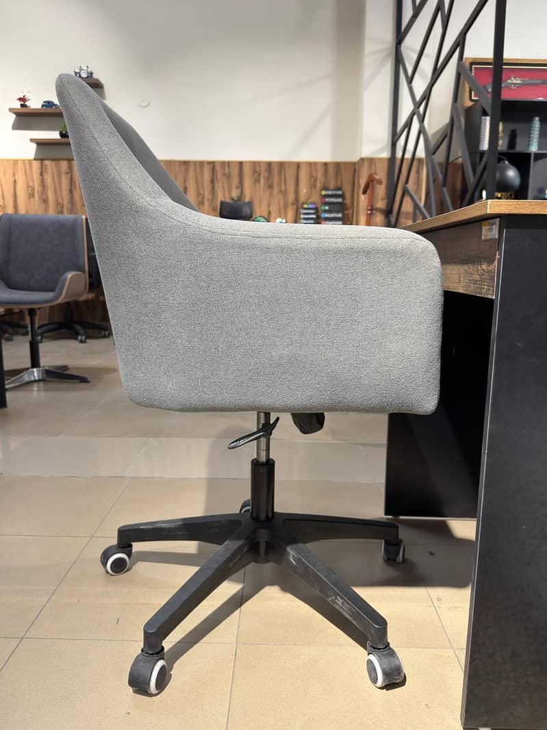 Visitor Chairs 5