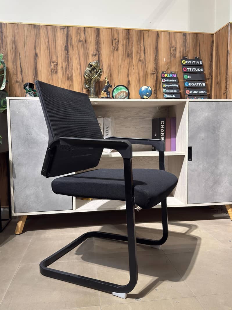 Visitor Chairs 17