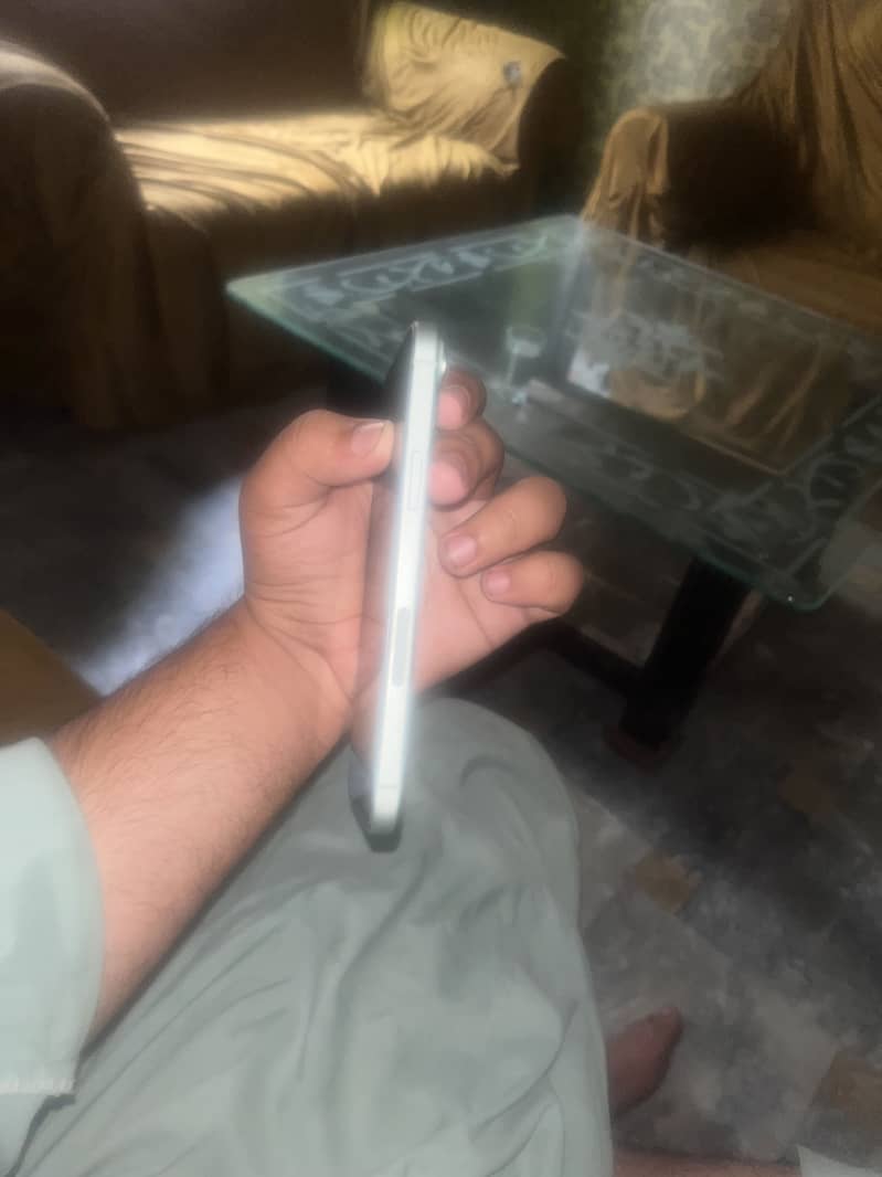 iPhone 15 Plus 1