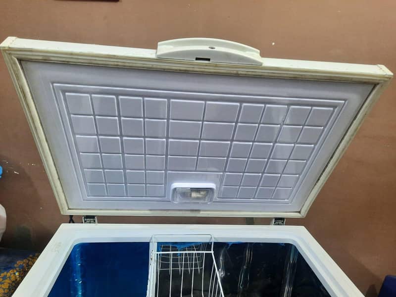 single door deep freezer 2