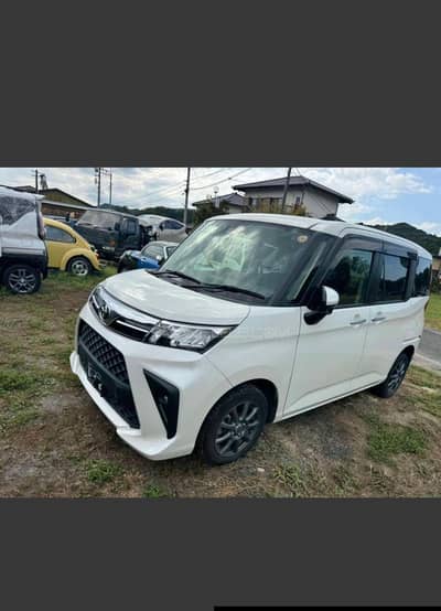 Toyota Roomy Custom 2022