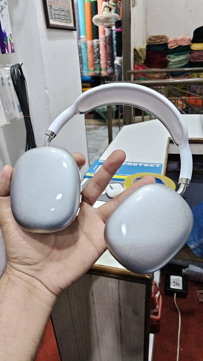 P9 headphone 1