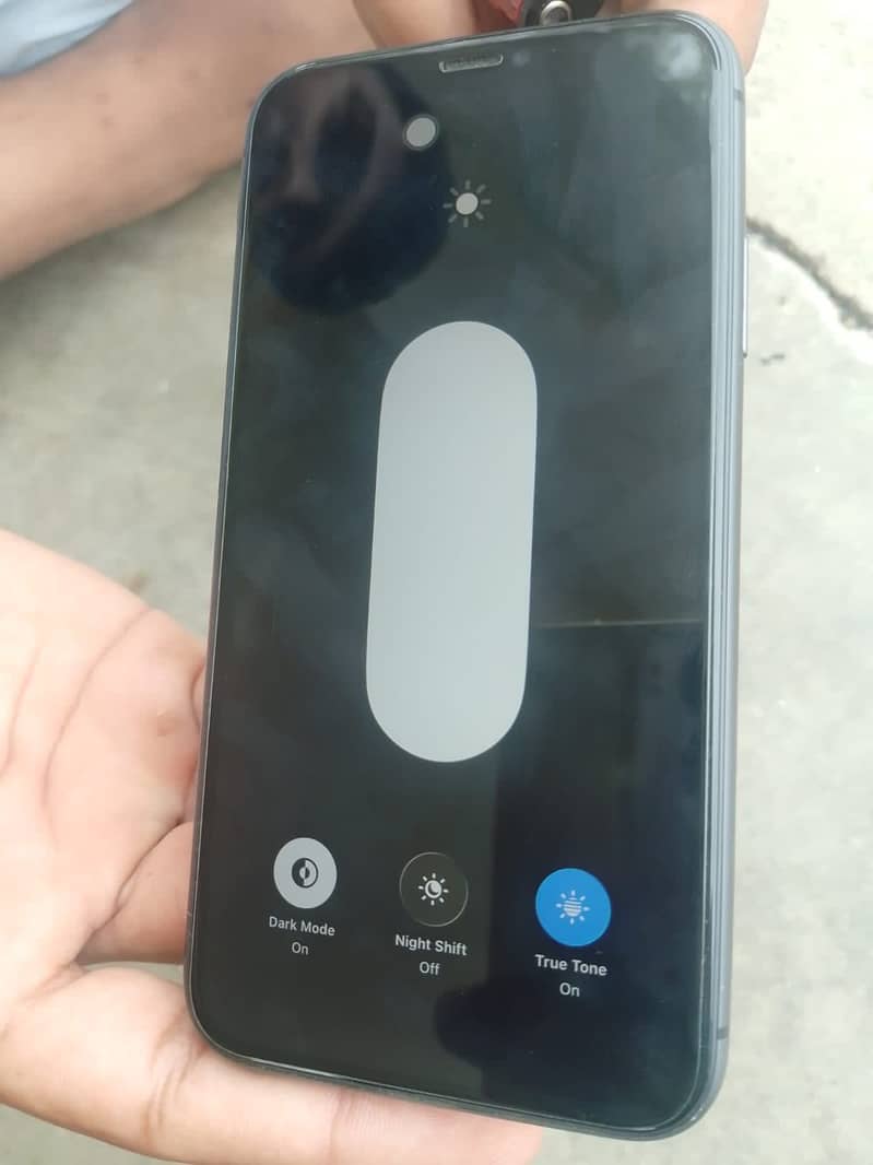 iPhone 11 3