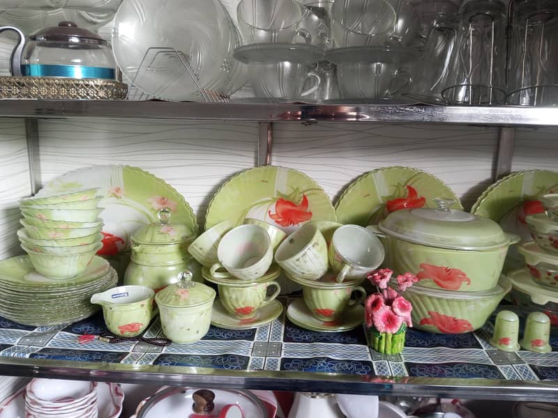 مکمل کانچ کا سیٹ ہے 2