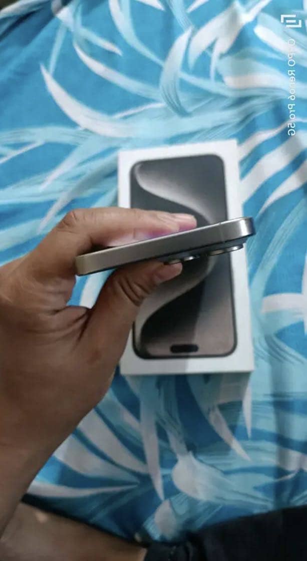 iphone 15 pro max. 1