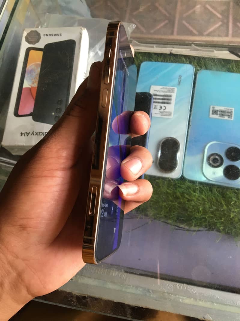 iPhone 12 Pro 4