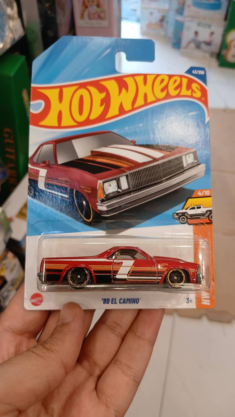 Hotwheels Dinkey 1