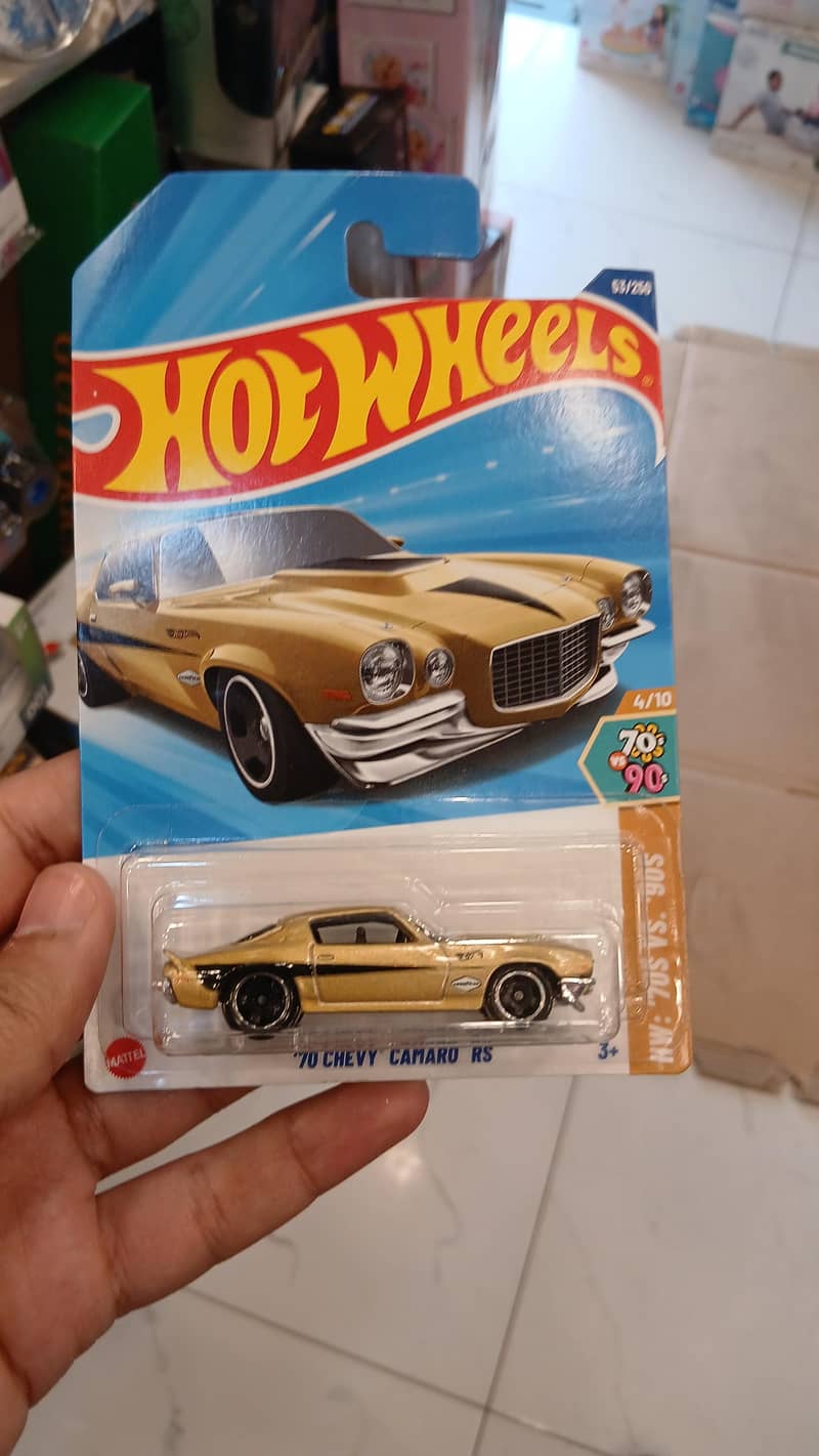 Hotwheels Dinkey 3