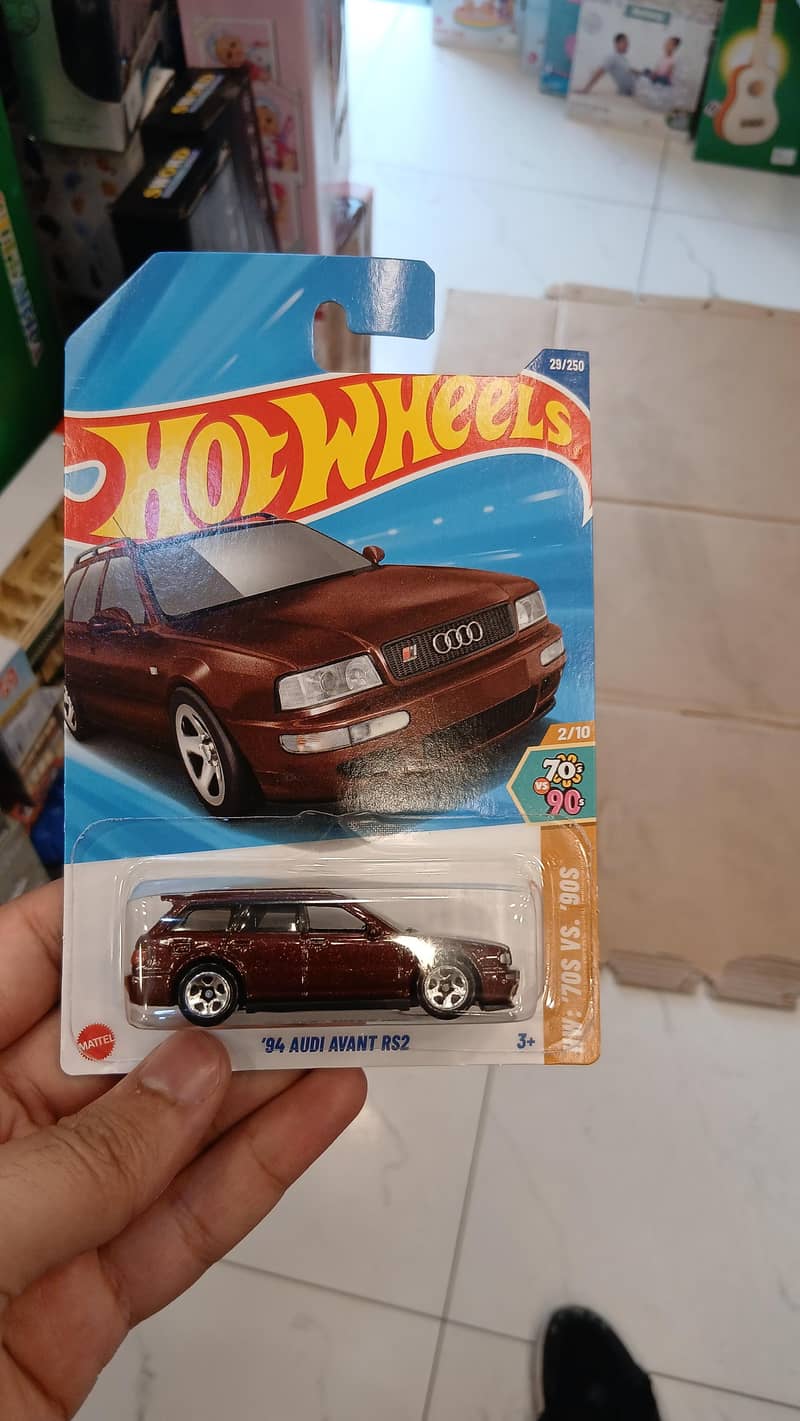 Hotwheels Dinkey 4