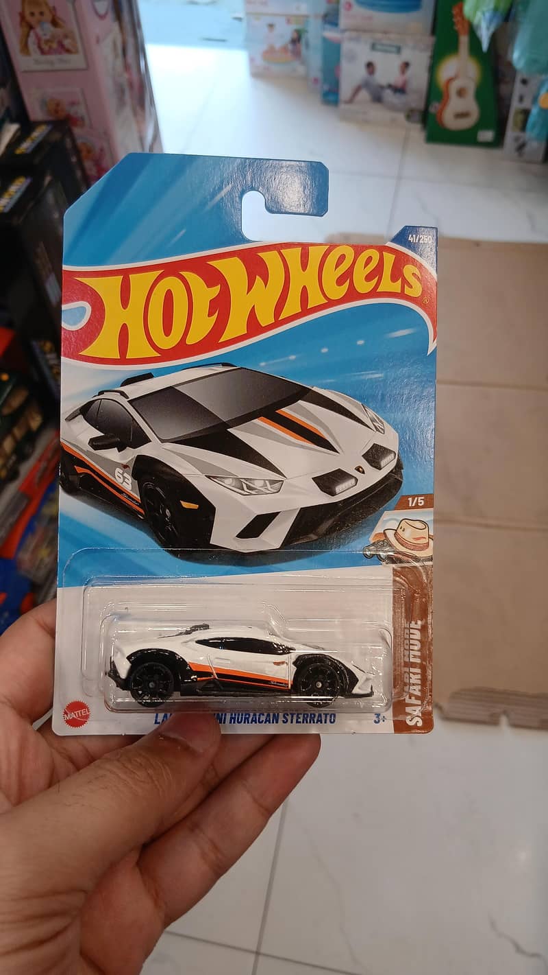 Hotwheels Dinkey 8