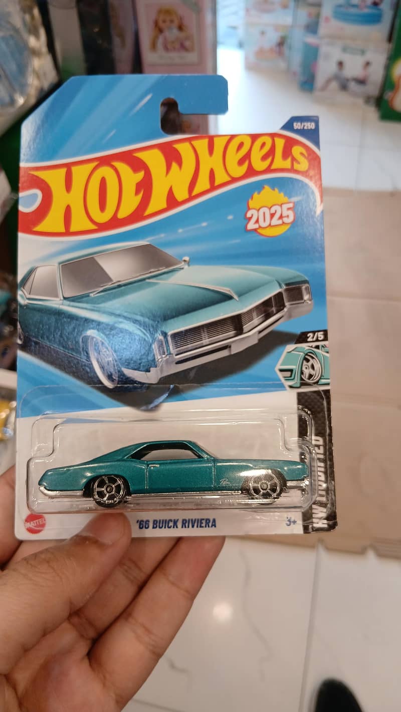 Hotwheels Dinkey 10