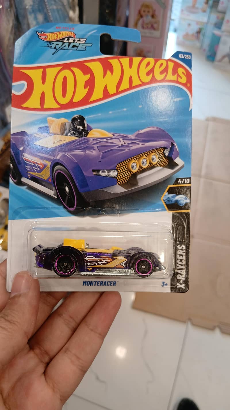 Hotwheels Dinkey 11