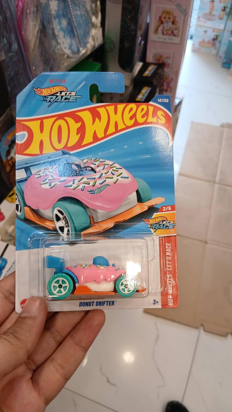 Hotwheels Dinkey 14