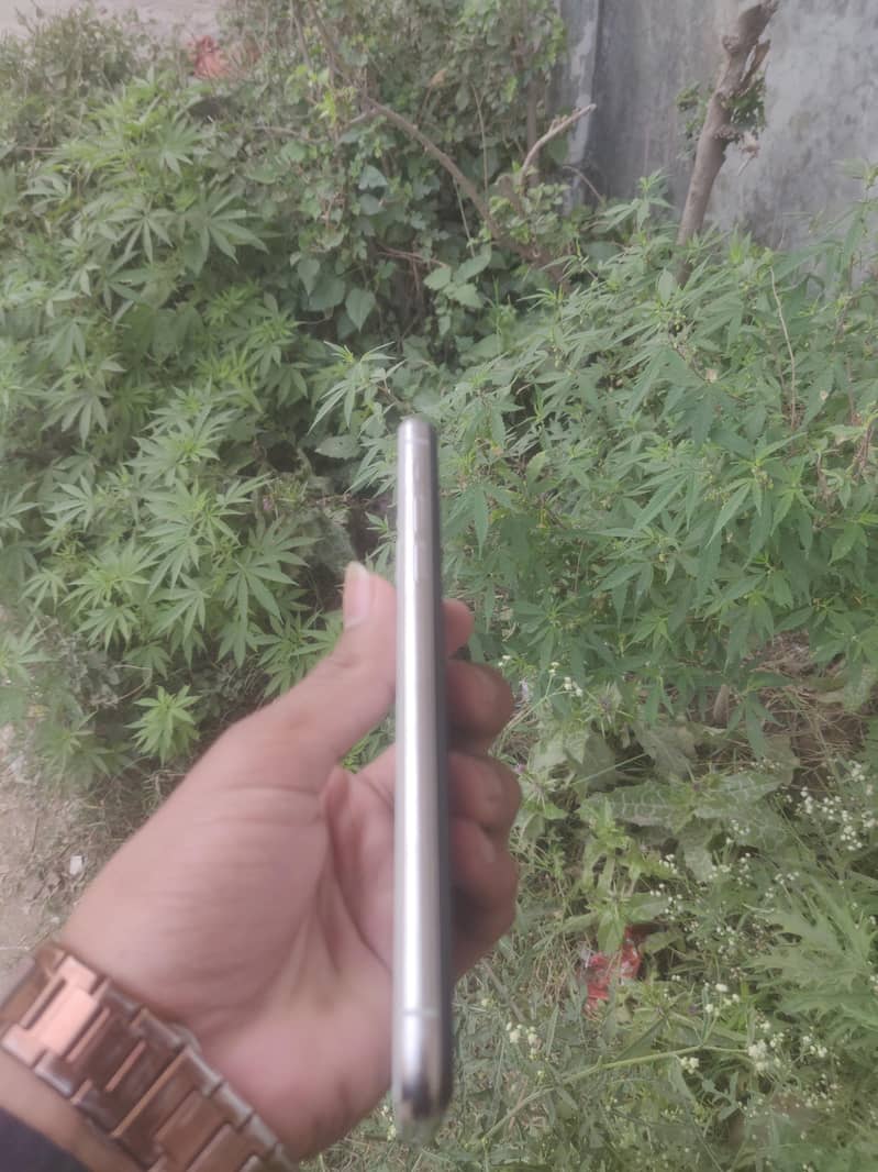 iphone 11 pro max 2