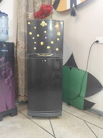 waves refrigerator new condition