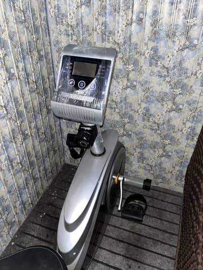 Apolo exercise magnetic recumbent bike