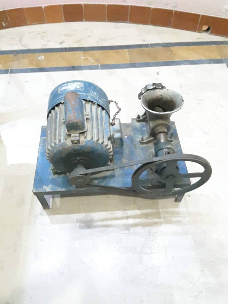 Meat Grinder Machine 1