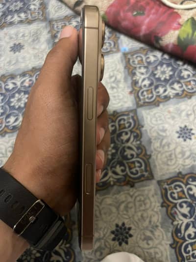 Iphone 16 pro  jv with box