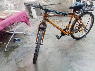 ‍ Yellow aluminium second hand bicyle ‍