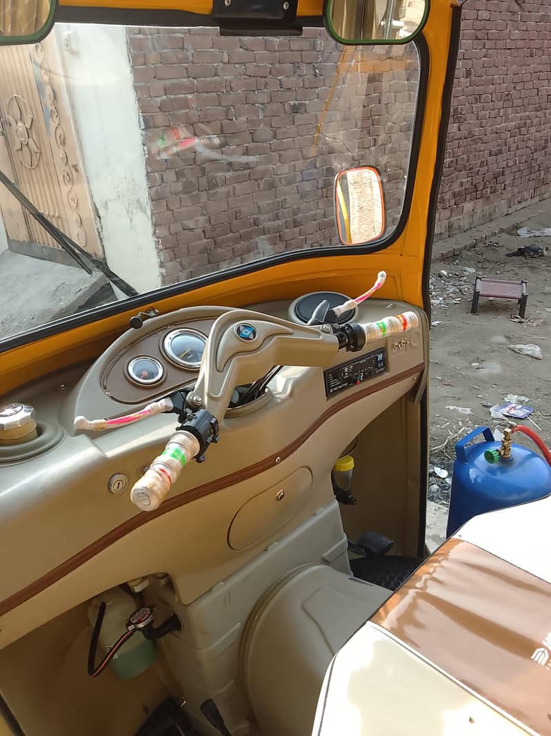 cng Rickshaw 4