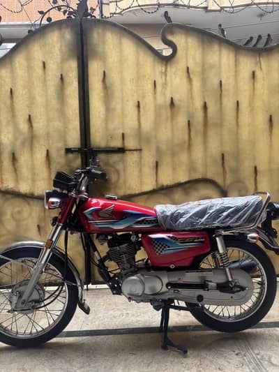 HONDA 125 2024 model brand NEW ISLAMABAD REGISTERED golden number