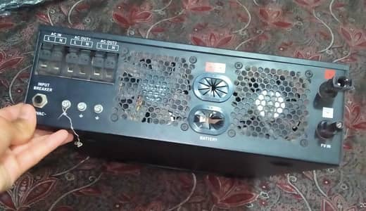 it's good condition and pure sine wave invertor