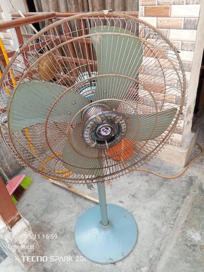 pedestal fan for sale urgent