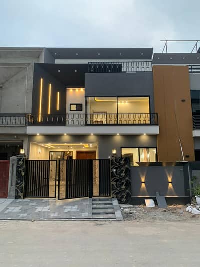 Highly-Coveted Prime Location 5 Marla House Is Available In Buch Villas Phase 2 - Manik Block For Sale