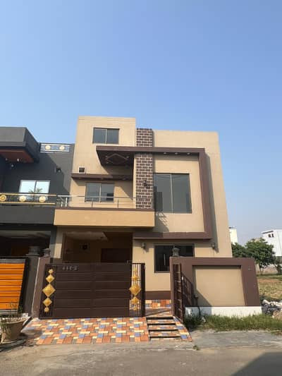 New Lahore City 5 Marla Brand New Modern Design House Most Beautiful Prime Location For Sale In New Lahore City Phase 2