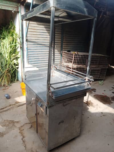 counter ,,  ice box,, Gola ganda machine or M T