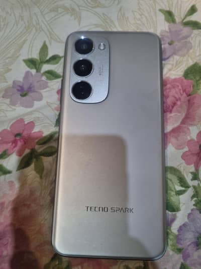 Tecno Spark 40 pro  plus