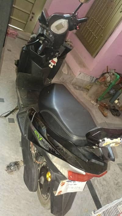 electric scooty