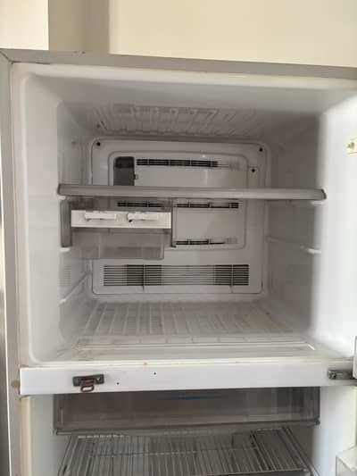 No frost fridge for sell