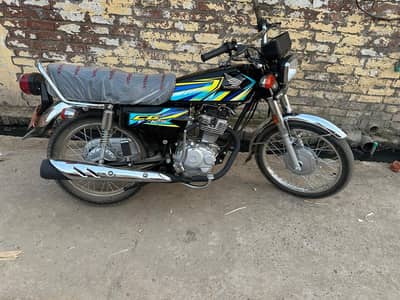 Honda 125 cc black color