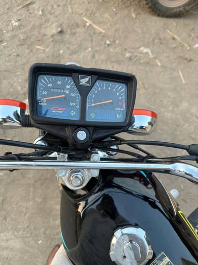 Honda 125 cc black color