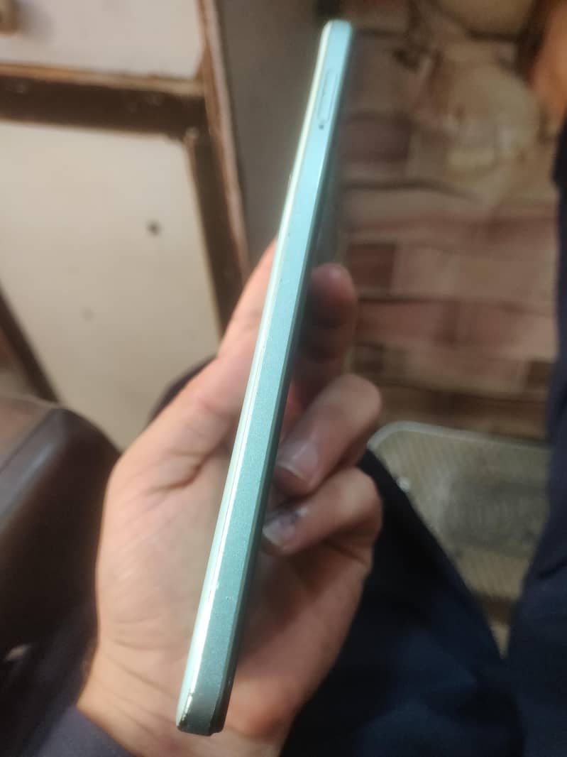 Mobile panel damage on corner side 4