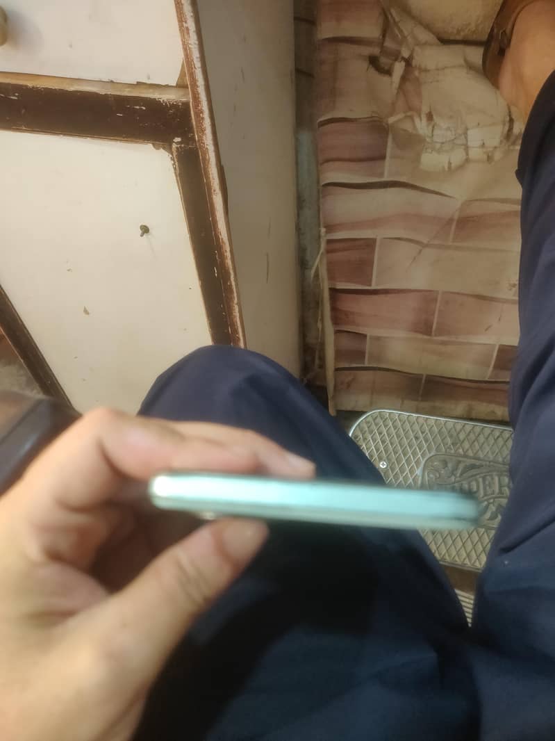 Mobile panel damage on corner side 5