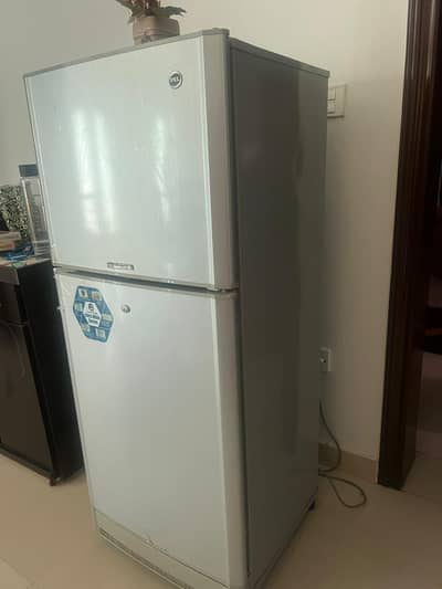 PEL frigde urgent moving sell